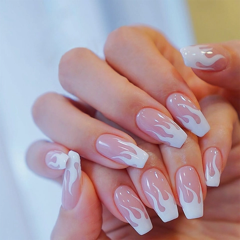 Uñas Postizas Press On Nails Llama Rosa Blanca Forma Ataúd Rosa Gelatina Brillante Parches Manicura Trapecio