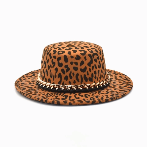 Luipaardprint Flat Top Fedora Hoed Wolvilt Brede Rand Gouden Metalen Ketting Vintage Jazz Boater Pet Voor Dames Heren