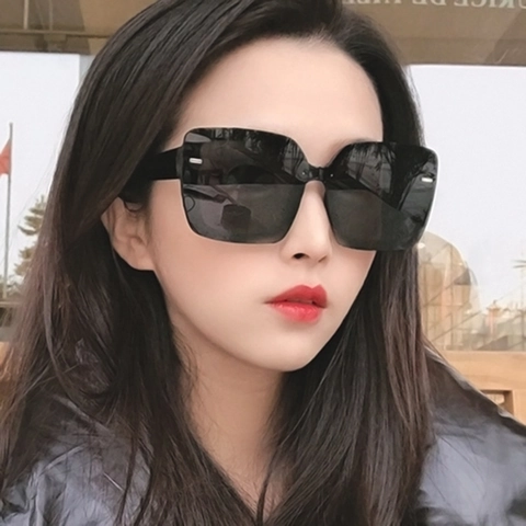Dames Vierkante Grote Zonnebril UV-Bescherming Resin Lens Trendy Streetwear Brillen Met Metaalaccent