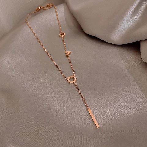 Collana con Pendente a Barra e Lettere LOVE in Acciaio al Titanio Antistaffaggio per Donna Gioielli a Catena di Clavicola