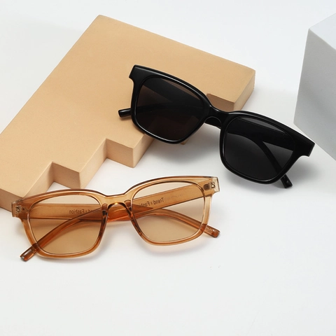 Square Sunglasses Large PC Frame UV400 Protection Fashionable Unisex Eyewear Trendy Outdoor Vacation Accessory
