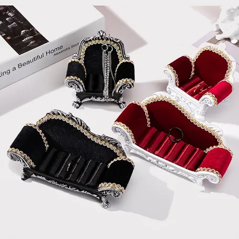Europese Vintage Sofa Vorm Sieraden Display Stand Hars Fluweel Ring Slots Oorbel Houder Organizer Kaptafel Decoratie