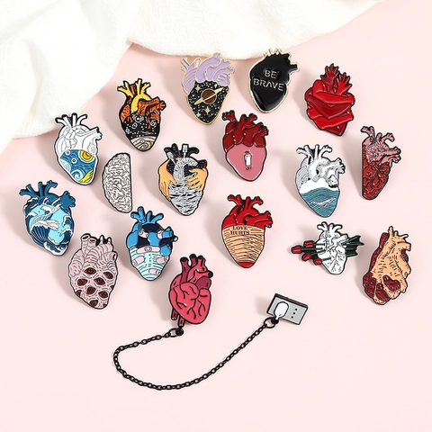 Broche Épinglette Coeur Anatomique Émail Alliage Zinc Art Nuit Étoilée Vague Design Style Gothique Accessoire