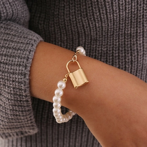 Halskette Und Armband Mit Künstliche Perlen Und Vorhängeschloss Anhänger Aus Legierung Für Damen Minimalistischer Eleganter Schmuck