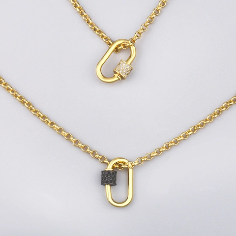 Collier À Pendentif Mousqueton Alliage Plaqué Or Zircone Strass Fermoir Ovale Chaîne Épaisse Hip Hop Urbain Pour Femmes