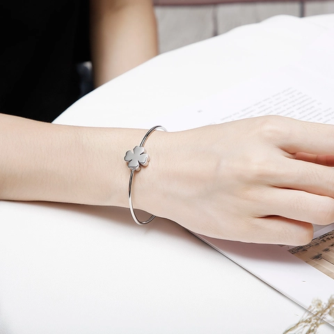 Bracciale Rigido Quadrifoglio Minimalista Acciaio Al Titanio Placcato Oro Catena Regolabile Stile Coreano Donna