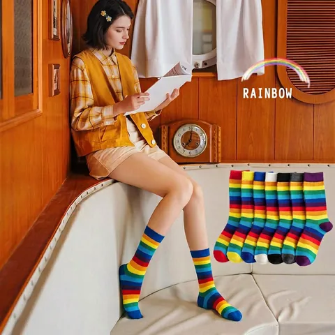 Calze Alte Arcobaleno a Righe Unisex Vintage Cotone Streetwear Assorbenti Sudore Calzini Casual a Righe Colorate