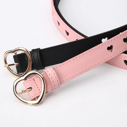 Cintura in Ecopelle con Cuore Incavato Dolce Con Fibbia a Forma di Cuore Dorata Cintura Decorativa Versatile Per Abiti Pantaloni Donne