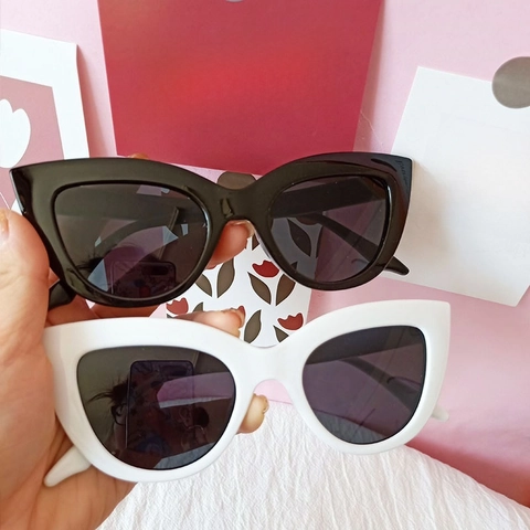 Occhiali Da Sole Gatto Retrò Vintage Cornice Triangolare Piccola Protezione UV400 Plastica Streetwear Hip Hop Donne