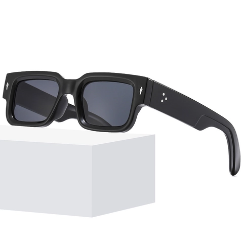 Vintage Square Sunglasses Thick PC Frame UV400 Protection Metal Rivet Studded Retro Fashion Eyewear For Men And Women