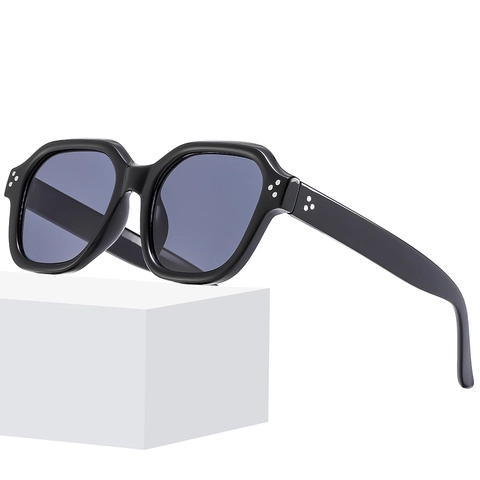 Retro Square Sunglasses With PC Frame And AC Lens UV400 Protection Rivet Decor Trendy Irregular Eyewear For Women Men