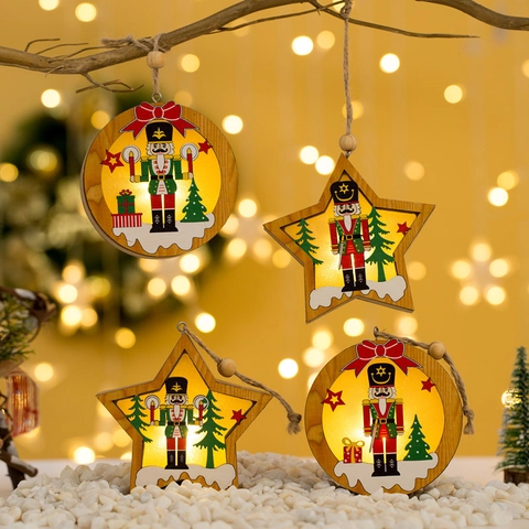 Decorazione Di Natale Schiaccianoci In Legno Ornamento LED Luminoso Appeso Per Albero Stella Rotondo Cavo Tabletop Novità Festivo