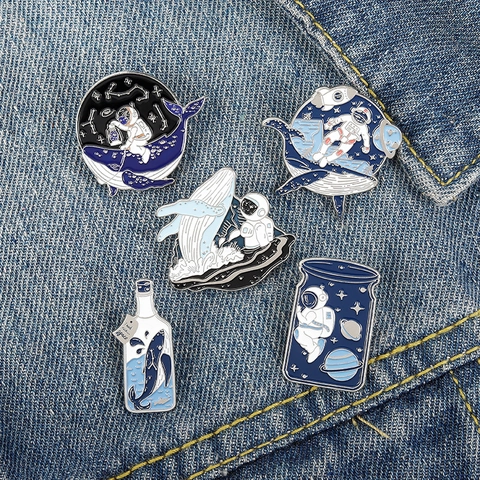 Legierung Emaille Astronaut Wal Brosche Sternenhimmel Lackiert Pin Kreativ Weltraum Ozean Tier Abzeichen Für Taschen Kleidung Schmuck