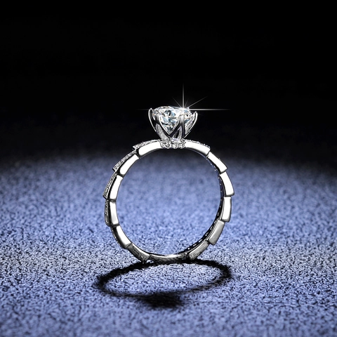 Moissanite Ring 925 Sterling Silver Round Cut Six Prong Snake Geometric Shank Luxury Fine Jewelry For Women