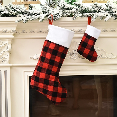 Χριστουγεννιάτικη Κάλτσα από Λινάτσα Buffalo Plaid Με Λούτρινη Μανσέτα Κόκκινο Μαύρο Πλέγμα Τσάντα Δώρου Διακόσμηση Τζακιού