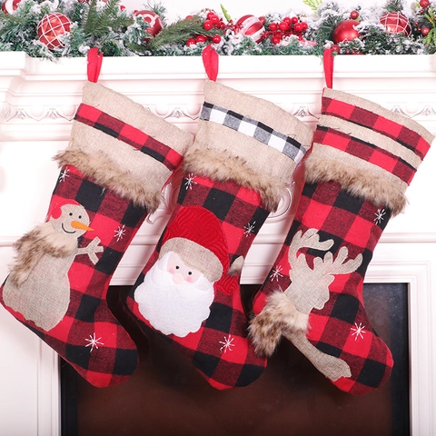 Calze Di Natale A Quadri Iuta Pelliccia Sintetica Babbo Natale Pupazzo Di Neve Renna Decorazione Camino