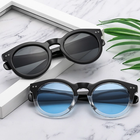 Occhiali Da Sole Rotondi Retrò Con Borchie Montatura PC Lente AC Stile Punk Moda Per Uomini E Donne