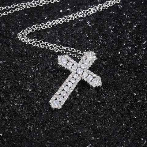 Collier Pendentif Croix Zircon Cubique Étincelant Pavé Bijoux En Cuivre Pour Femmes Style Moderne