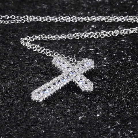 Collier Pendentif Croix Zircon Cubique Étincelant Pavé Bijoux En Cuivre Pour Femmes Style Moderne