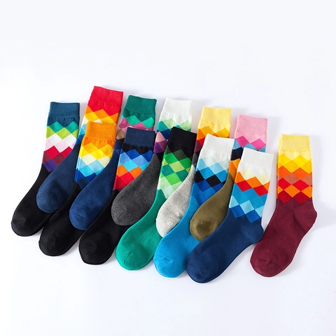 Calcetines Crew Vintage Argyle Estilo Preppy Británico de Mezcla de Algodón con Patrón Geométrico Multicolor para Hombre y Mujer Ropa Casual Diaria