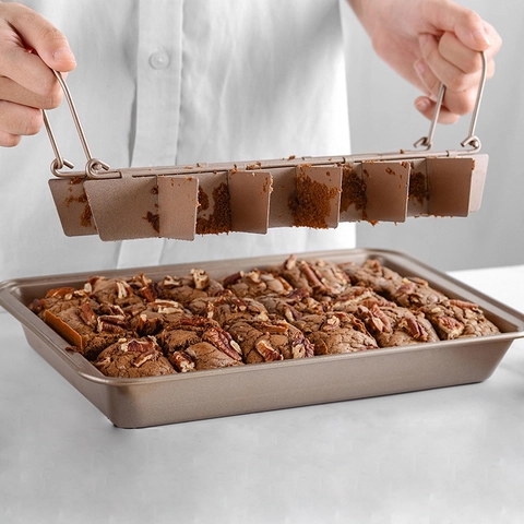 Brownie Baking Pan Non-stick Carbon Steel Rectangular Tray With Detachable Divider Handles For Oven Baking