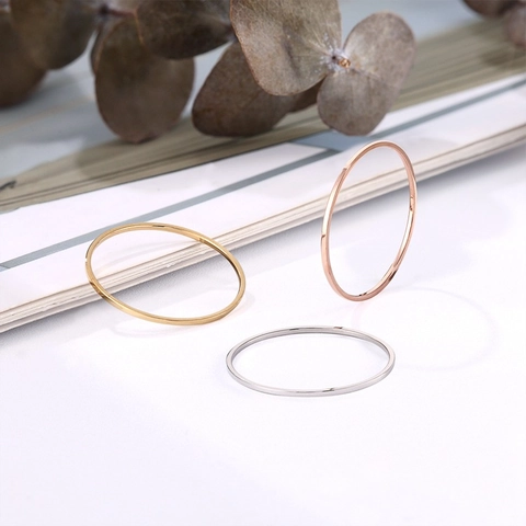 Anello Sottile Minimalista In Acciaio Al Titanio Placcato Oro 14K Motivo A Fulmine Martellato Smalto Gioielli Impilabili Donna