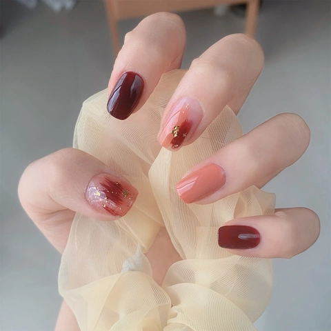 Wine Red Smudged Press On Nails Short Square Round Glossy Fake Nails With Gold Foil Versatile Manicure For Women