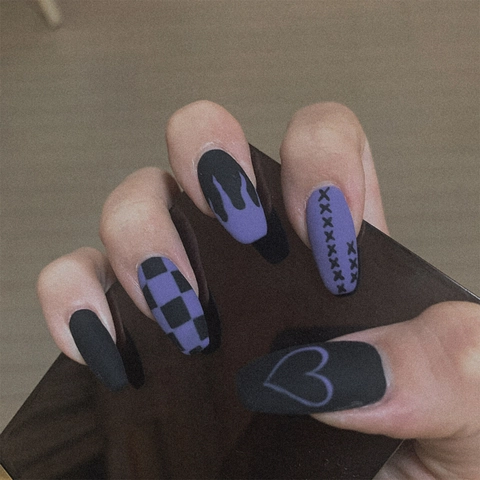 Press On Nails Lange Coffin Matte Künstliche Fingernägel Lila Schwarz Flamme Herz Schachbrett Gothic Dark Cool Style Für Damen