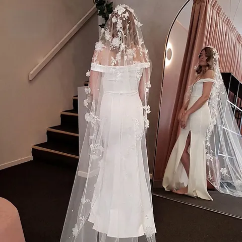 Elegante Velo da Sposa a Cattedrale da 3M Con Applicazioni Floreali 3D E Perle Artificiali Velo in Rete di Nylon per Accessorio Abito da Sposa