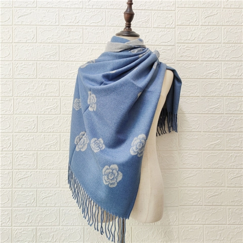 Sciarpa Invernale Calda Jacquard da Donna in Fibra di Acetato Motivo Floreale di Camelia Scialle Lungo Spesso Con Frange