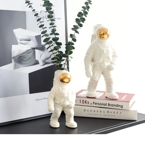 Figura De Astronauta De Cerámica Nórdica Moderna Jarrón Decorativo Para Flores Con Visera Galvanizada Dorada Decoración Del Hogar