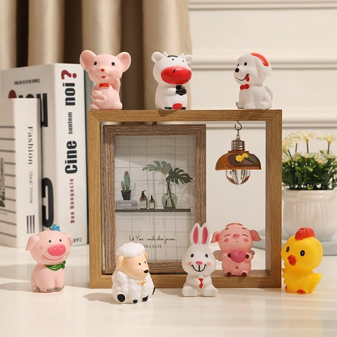 Marco De Fotos Giratorio Doble Cara Grano De Madera Decoración De Mesa Con Mini Luz Y Figurita Animal Estilo Nórdico