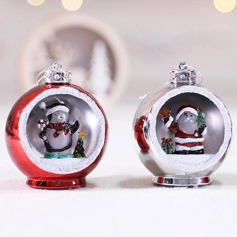 Weihnachtsball Hängende Ornamente LED Leuchtende Kunststoff Miniaturszene Weihnachtsmann Pinguin Baum Feiertagsdekor