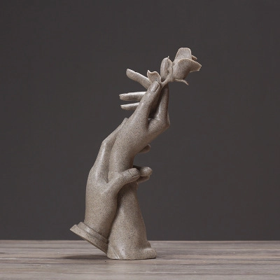 Creative Hands Holding Rose Sculpture Resin Sandstone Texture Desktop Art Decoration For Home Wedding Gift Modern Style