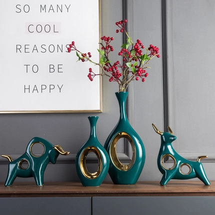Nordic Light Luxus Dunkelgrüne Keramik Bullen Ornament Und Hohle Vase Galvanisiert Gold Modern Dekor