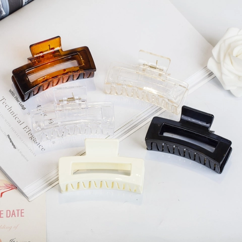 Large Rectangular Hollow Hair Claw Clip Plastic Resin Geometric Retro Non-Slip Grip For Women Thick Hair Accessories