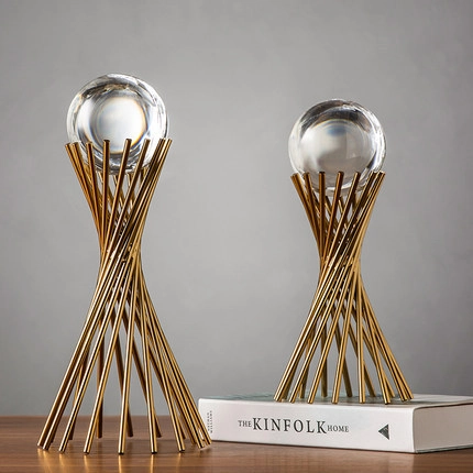 Ornement De Boule De Cristal De Luxe Moderne Avec Support En Fer Doré Pour Décoration De Bureau De Salon Style Nordique