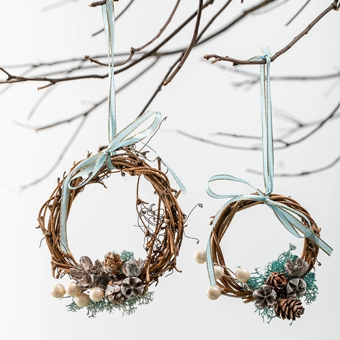 Mini Corona De Navidad Ratán Piñas Bayas Adorno Colgante Hecho A Mano Lazo Cinta Decoración Pared Árbol