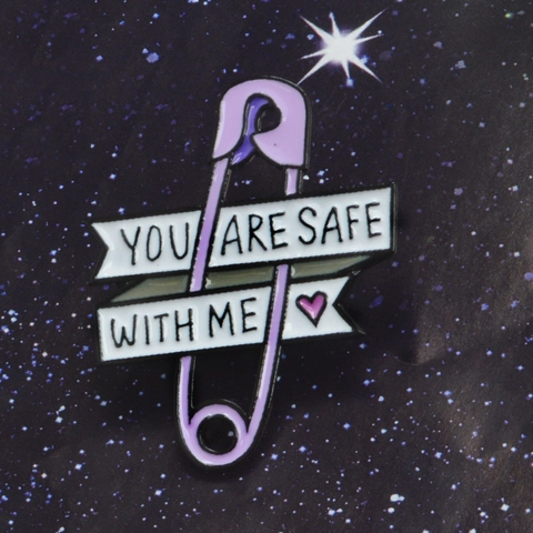Paarse Veiligheidsspeld Emaille Broche YOU ARE SAFE WITH ME Hart Legering Badge Voor Denim Jas Rugzak Sieraden