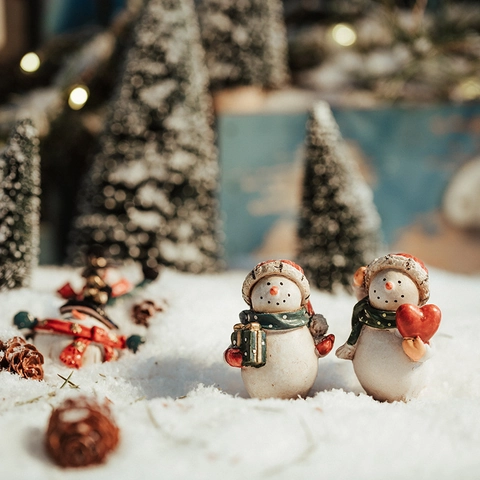 Ornamento Statuetta Natale Resina Dipinto A Mano Retro Distressed Babbo Natale Pupazzo Di Neve Decorazione Casa Scrivania