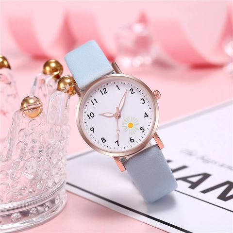 Montre Quartz Femme Bracelet Similicuir Boîtier Alliage Cadran Lumineux Motif Marguerite Douce Mode Coréenne