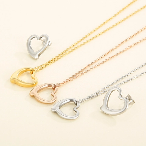Collana Con Pendente a Cuore e Orecchini a Bottone in Acciaio Inossidabile Minimalista Per Donna Accessori Gioielli Eleganti Regalo San Valentino