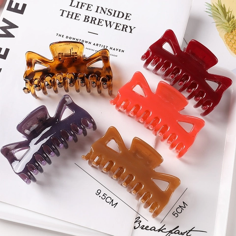 Large Hair Claw Clips Geometric Hollow Plastic Resin Acrylic Strong Hold Versatile Hairpins Ponytail Holder For Women