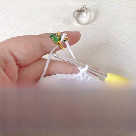 Peacock Ring Alloy Semi-Precious Stone Adjustable Open Loop Knitting Yarn Guide Retro Jewelry For Women
