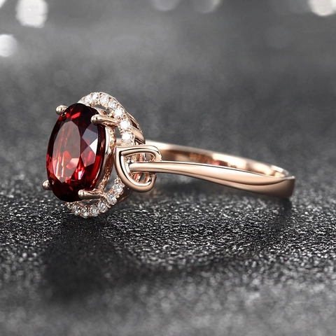 Anillo Vintage De Rubí Sintético Ovalado Para Mujer Bañado En Oro Rosa De 18K Cobre Diseño Halo Ajustable