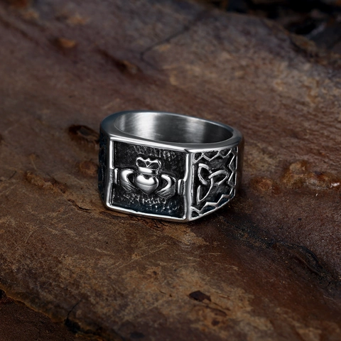Claddagh Ring Stainless Steel Heart Crown Hands Irish Celtic Retro Engraved Band Jewelry For Women Men