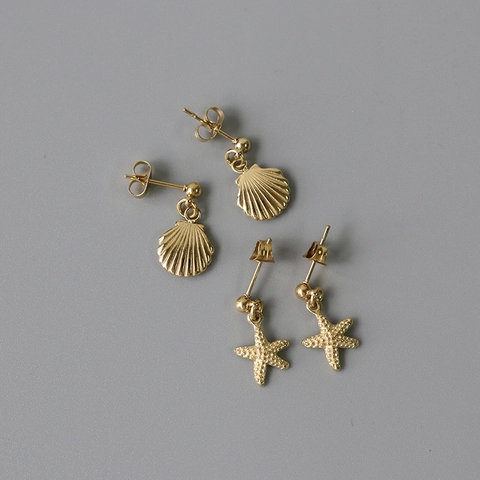 Orecchini A Lobo Stella Marina Conchiglia Stile Oceano Acciaio Al Titanio Placcato Oro 14K Gioielli Delicati Per Donna