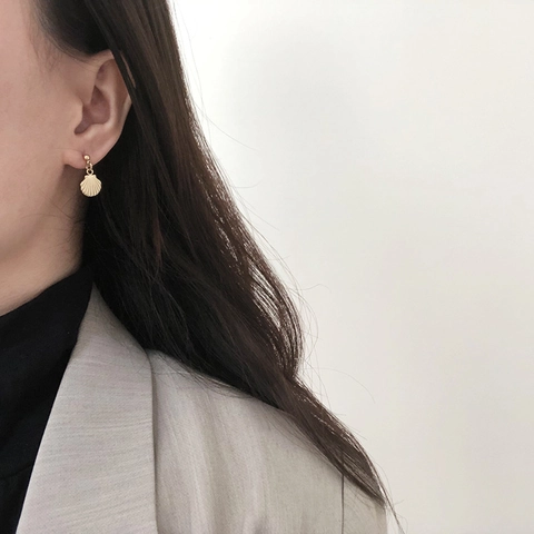 Orecchini A Lobo Stella Marina Conchiglia Stile Oceano Acciaio Al Titanio Placcato Oro 14K Gioielli Delicati Per Donna