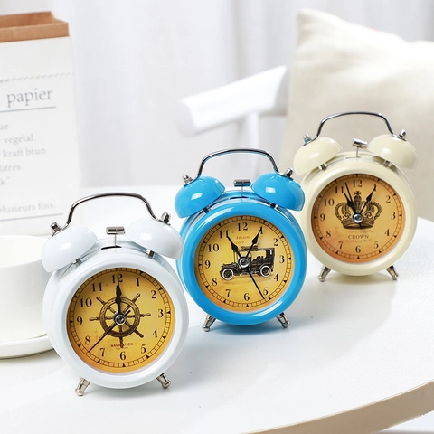 Retro Wekker Met Dubbele Bel Metaal Stil Kwartsuurwerk Met Nachtlicht Vintage Tafelklok Voor Nachtkastje Decoratie