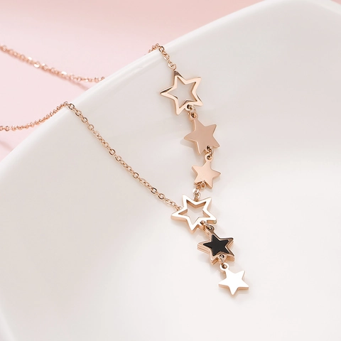 Elegante Roségold Titan Stahl Halskette Für Damen Minimalistische Multi Stern Anhänger Mit Schwarzer Emaille Schlüsselbein Kette